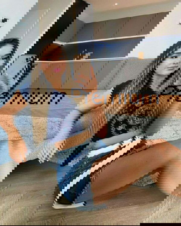 PearlJ2, 23 years old from United Kingdom