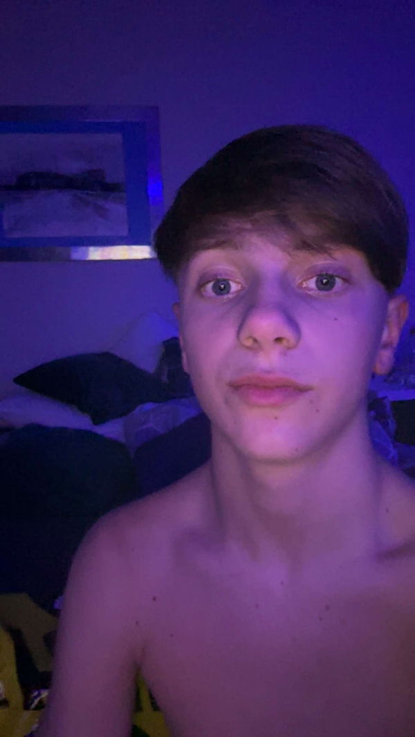 hornymason, 18 years old from United Kingdom