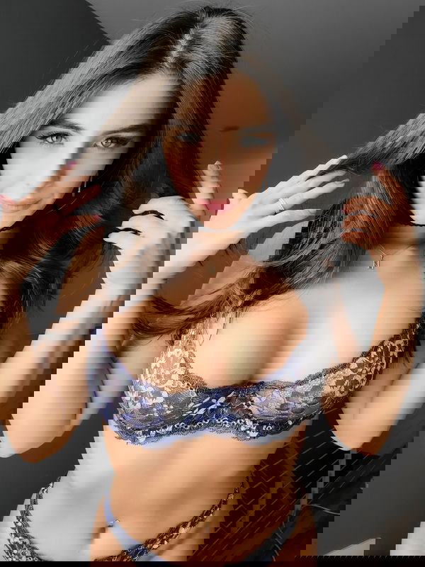 kgkttlaq, 24 years old from United Kingdom