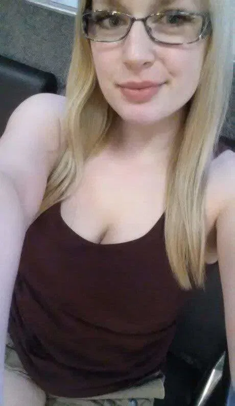 sodeho7833, 25 years old from United Kingdom