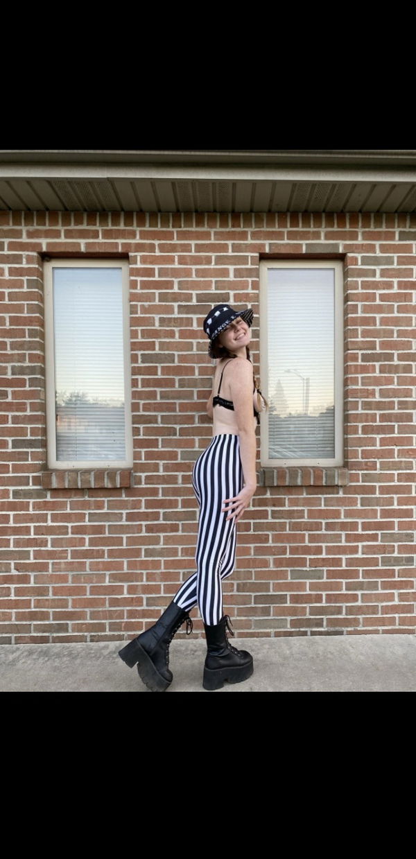 jemici1877, 25 years old from Canada