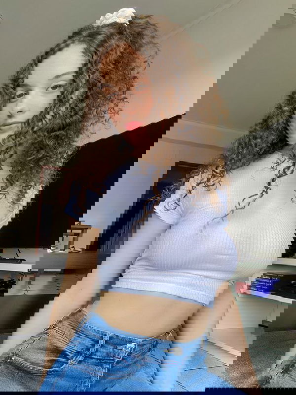 Norah2121, 21 years old from United States