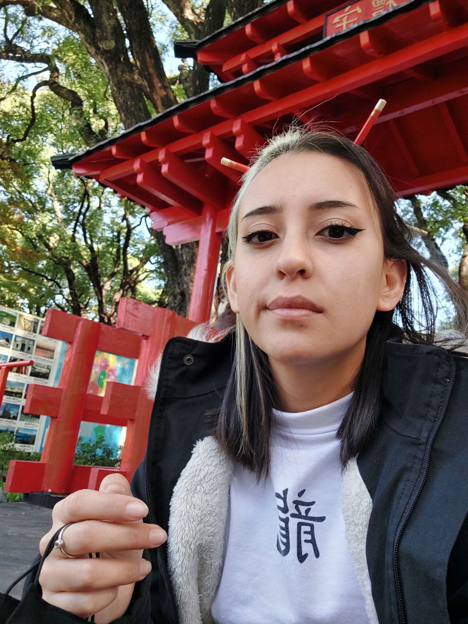 yajemox387's Cover Photo