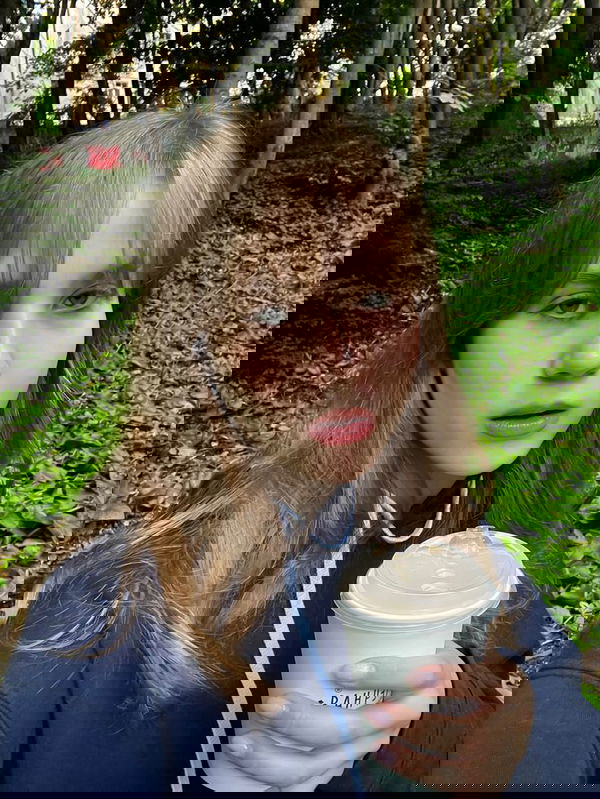 Hallie988, 25 years old from Canada