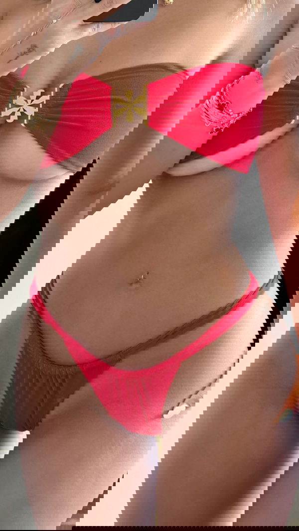 Patricia069, 21 years old from France