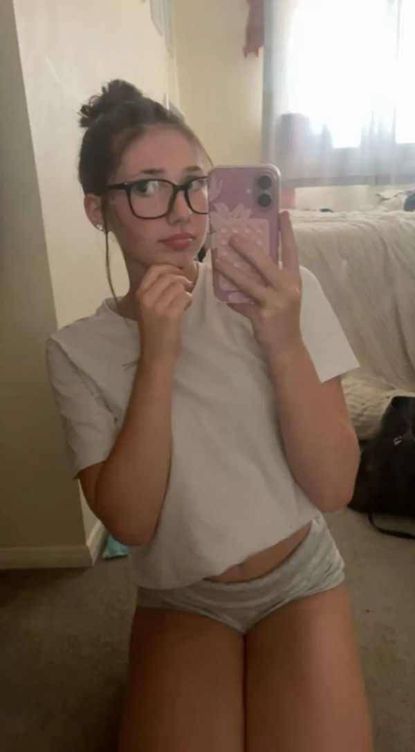 panuxada, 21 years old from United States