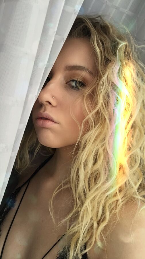 vefyzono, 25 years old from United States