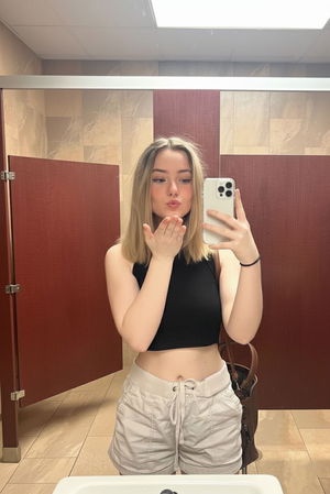 alinahelen5's Profile Photo