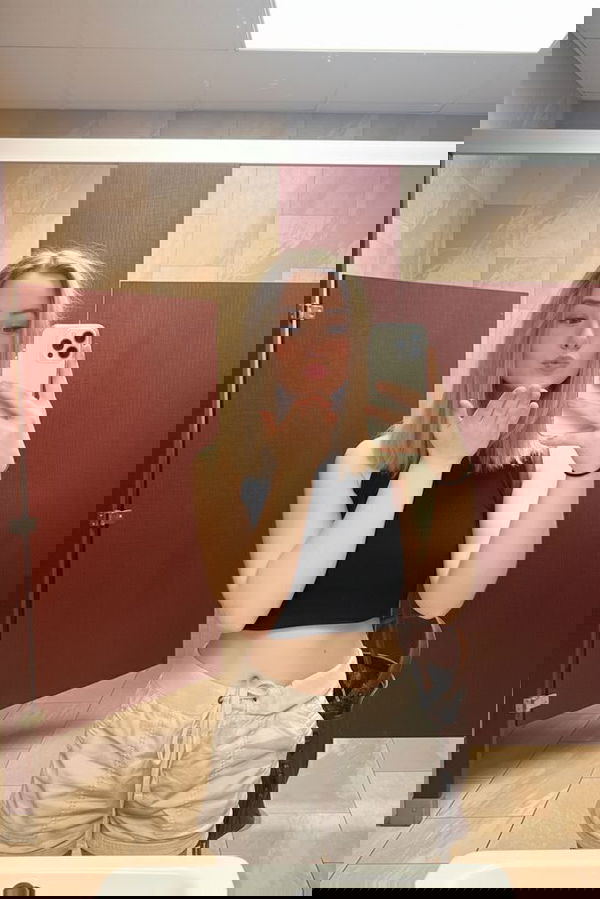 alinahelen5, 23 years old from United Kingdom