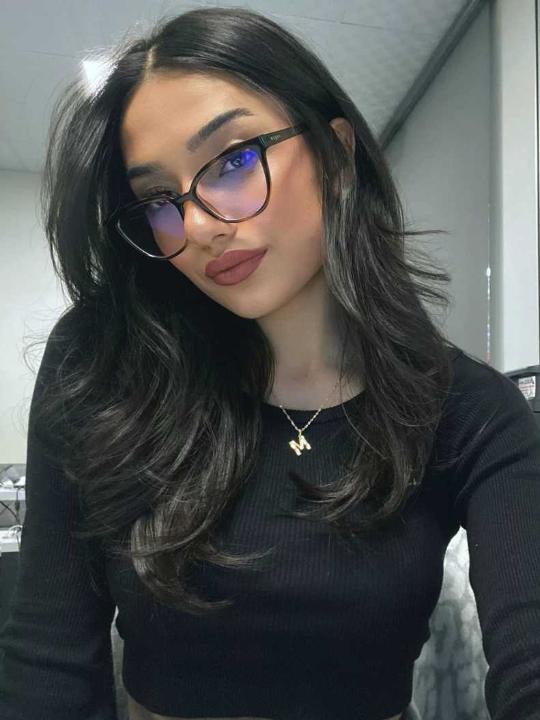 sasyne, 25 years old from Canada