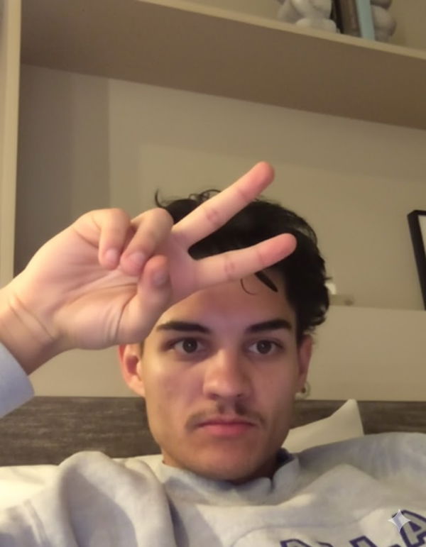 iwillmakeuloveit, 18 years old from India