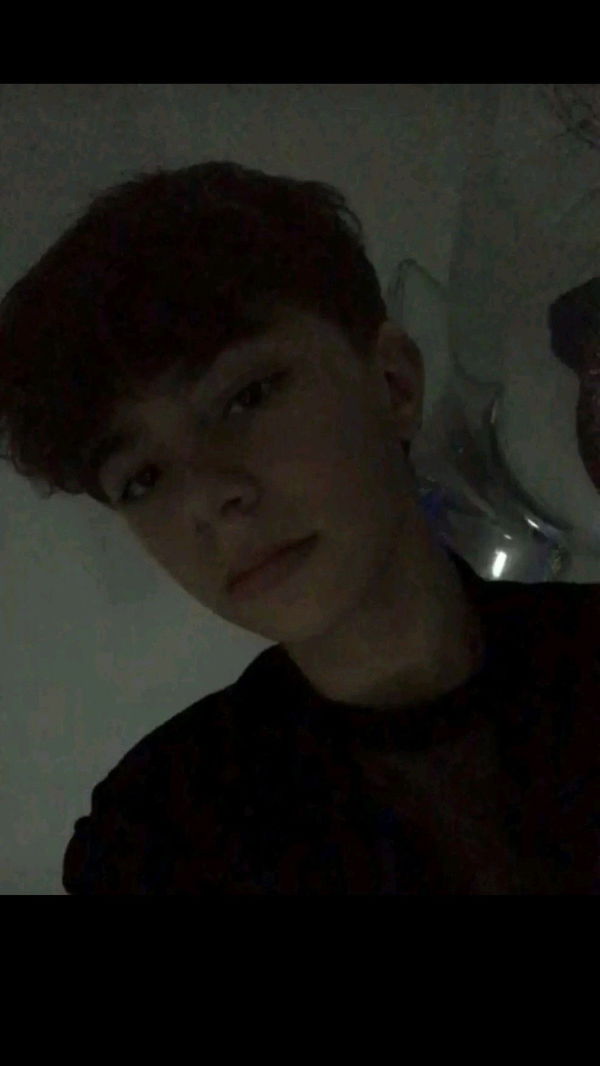 zarkaneadam0, 18 years old from Italy