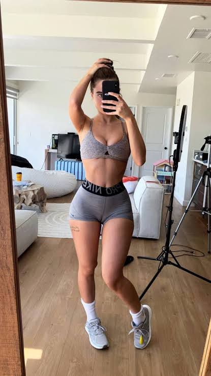 royapak672, 24 years old from United States