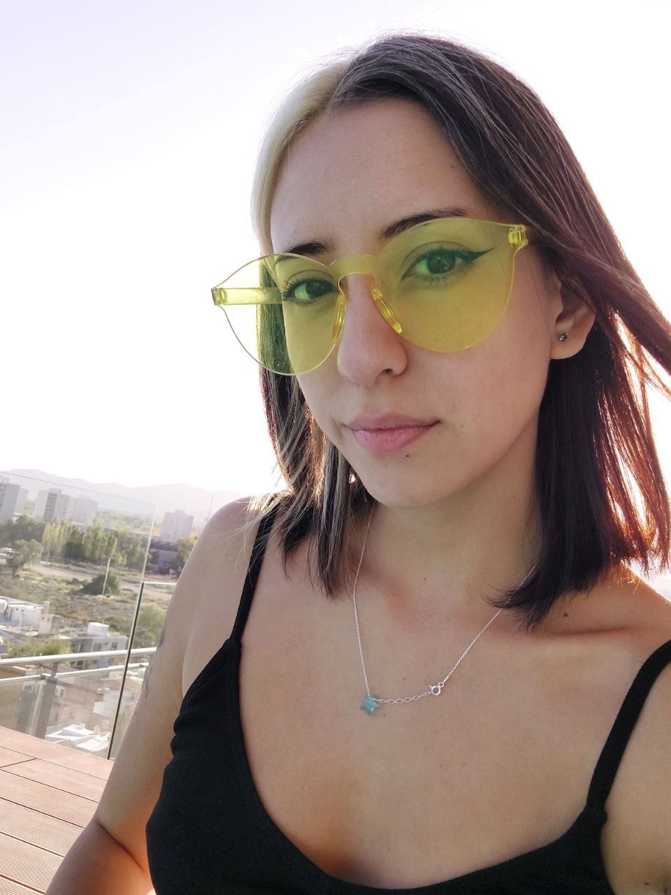 vehine3689, 19 years old from Canada