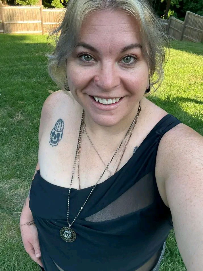 pigehis261's Cover Photo