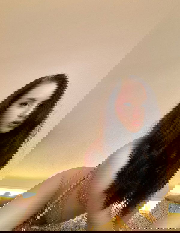 fdegcaq, 18 years old from United Kingdom