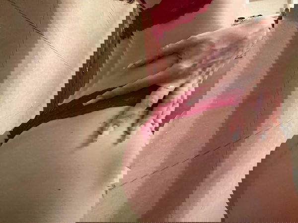 lizzjoy222, 20 years old from Greece