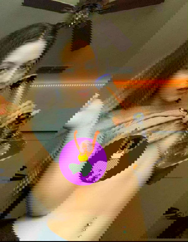 elimaqueen9399, 19 years old from France