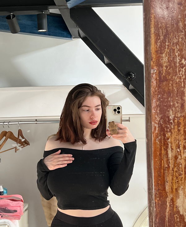 9f0aav3cr3, 21 years old from United States