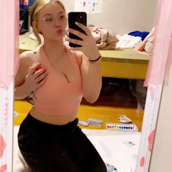 sipata2399, 21 years old from Denmark