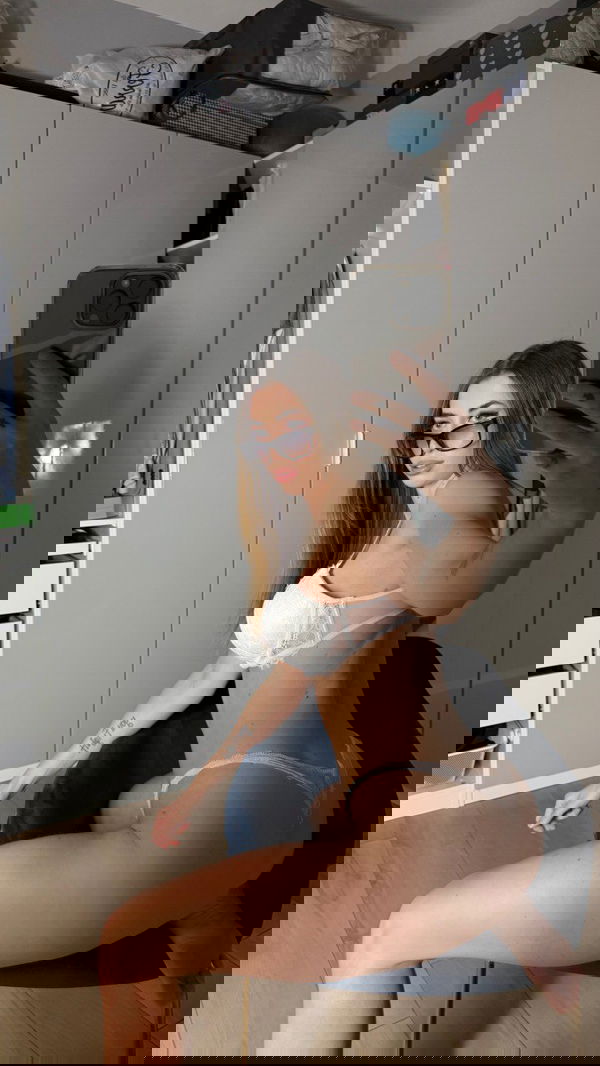 Jessy9957, 26 years old from United States