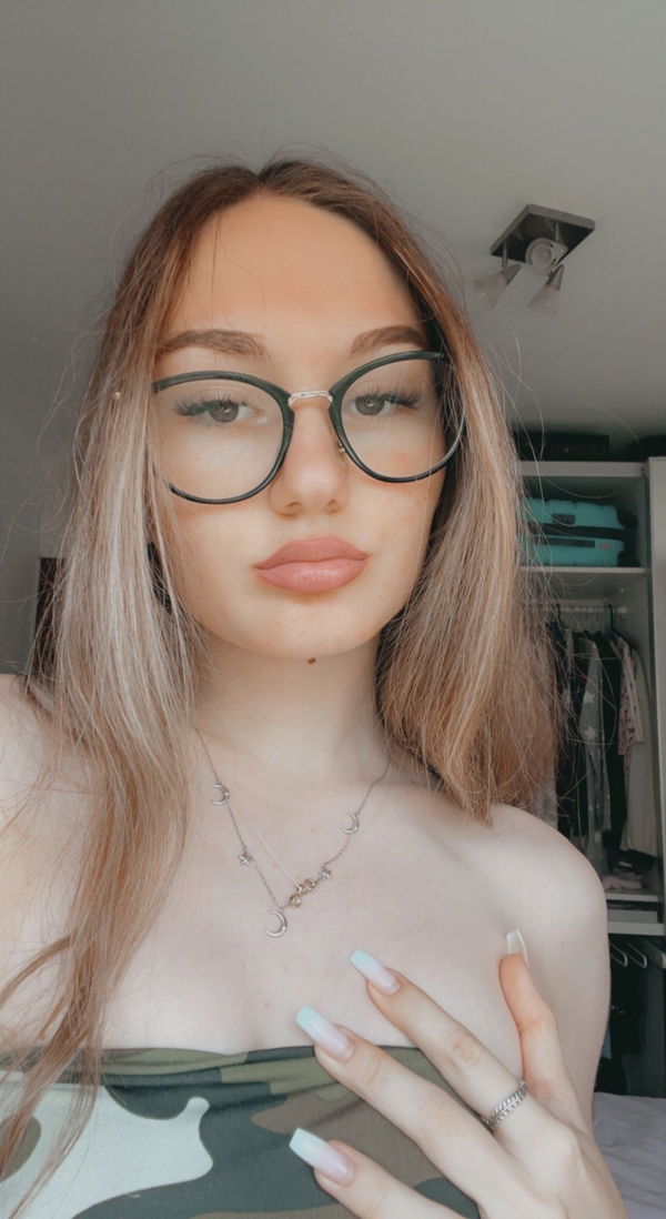 Michelle243681, 25 years old from United States