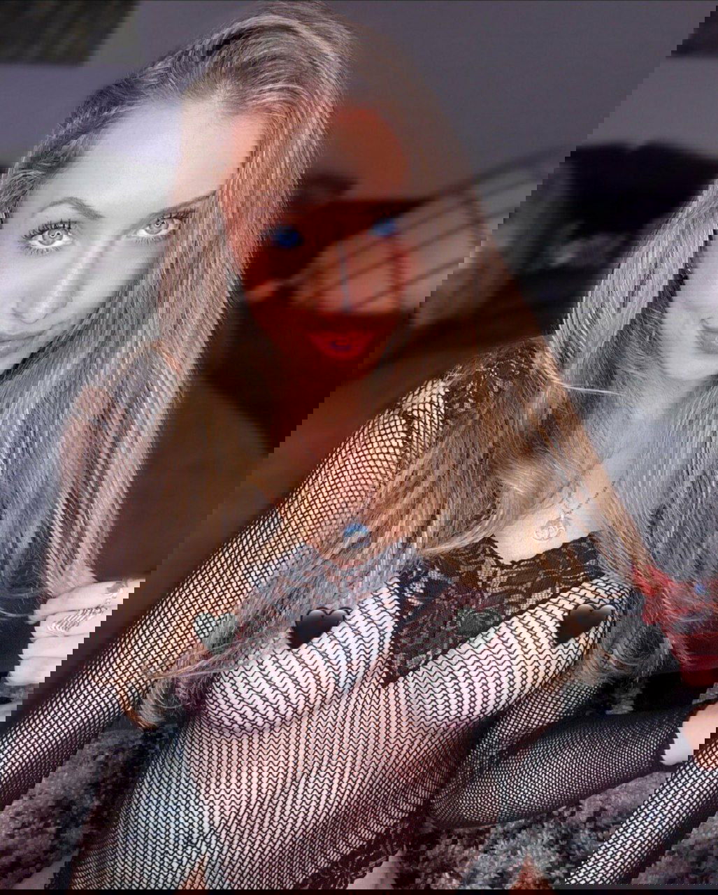 cumgn18's Cover Photo