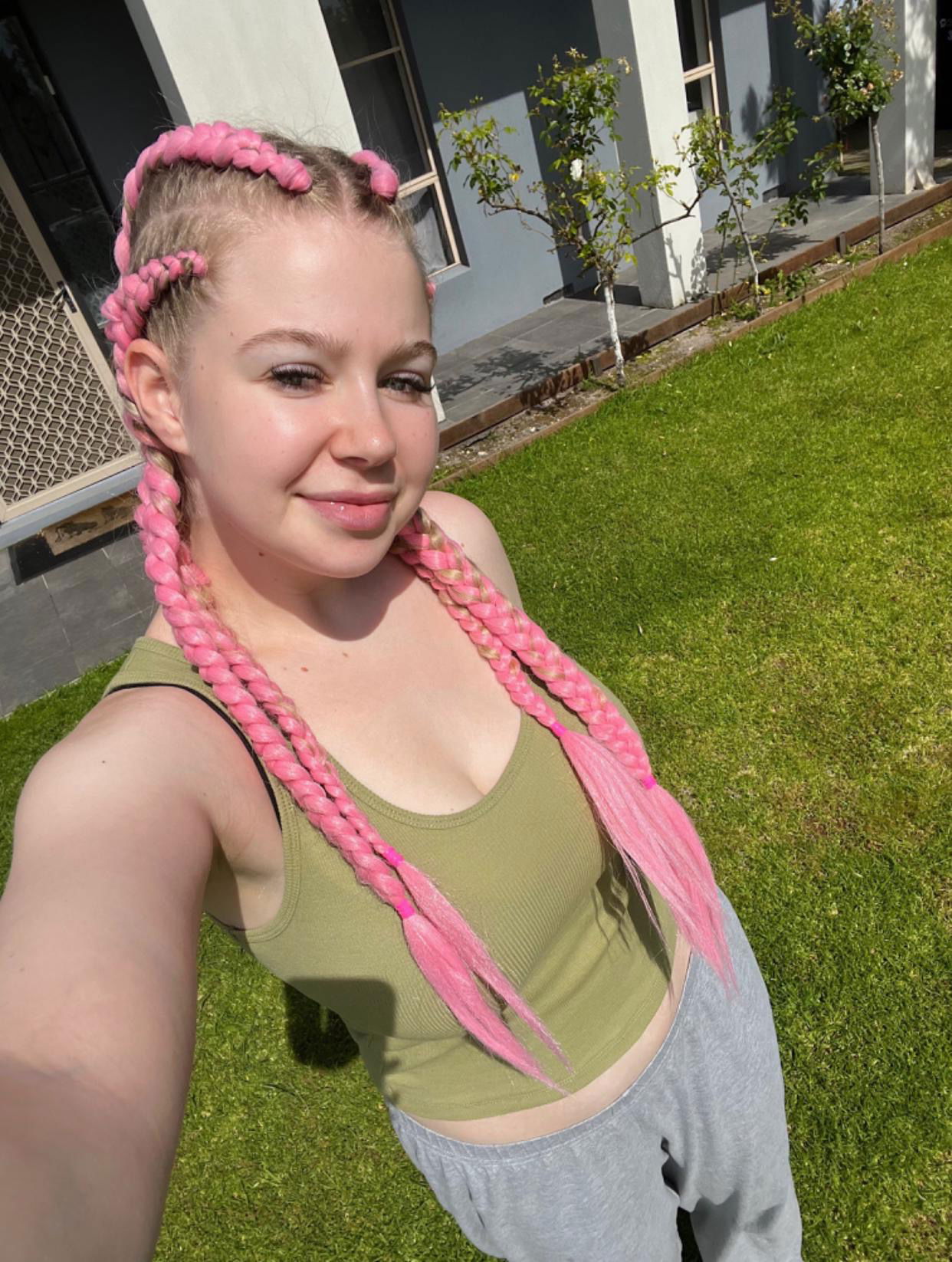 diyeja4657's Cover Photo