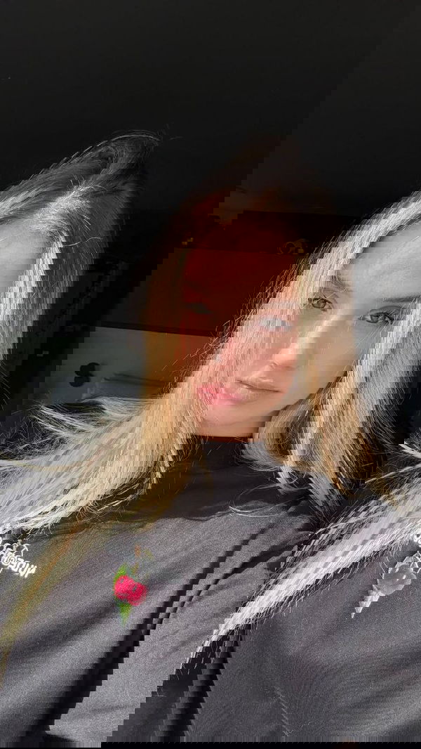 qufewole, 21 years old from Switzerland