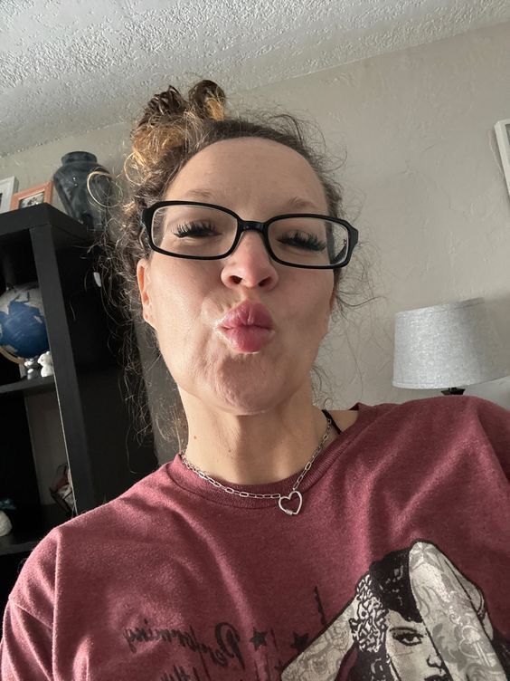 Arianhott's Cover Photo