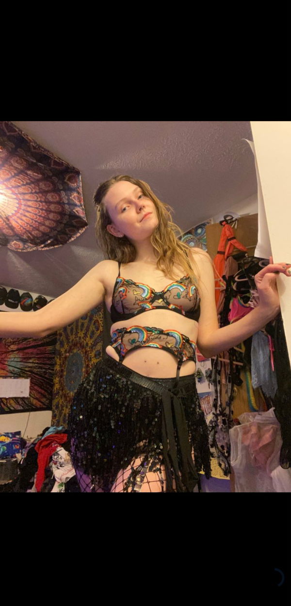 powoli7424, 25 years old from Canada