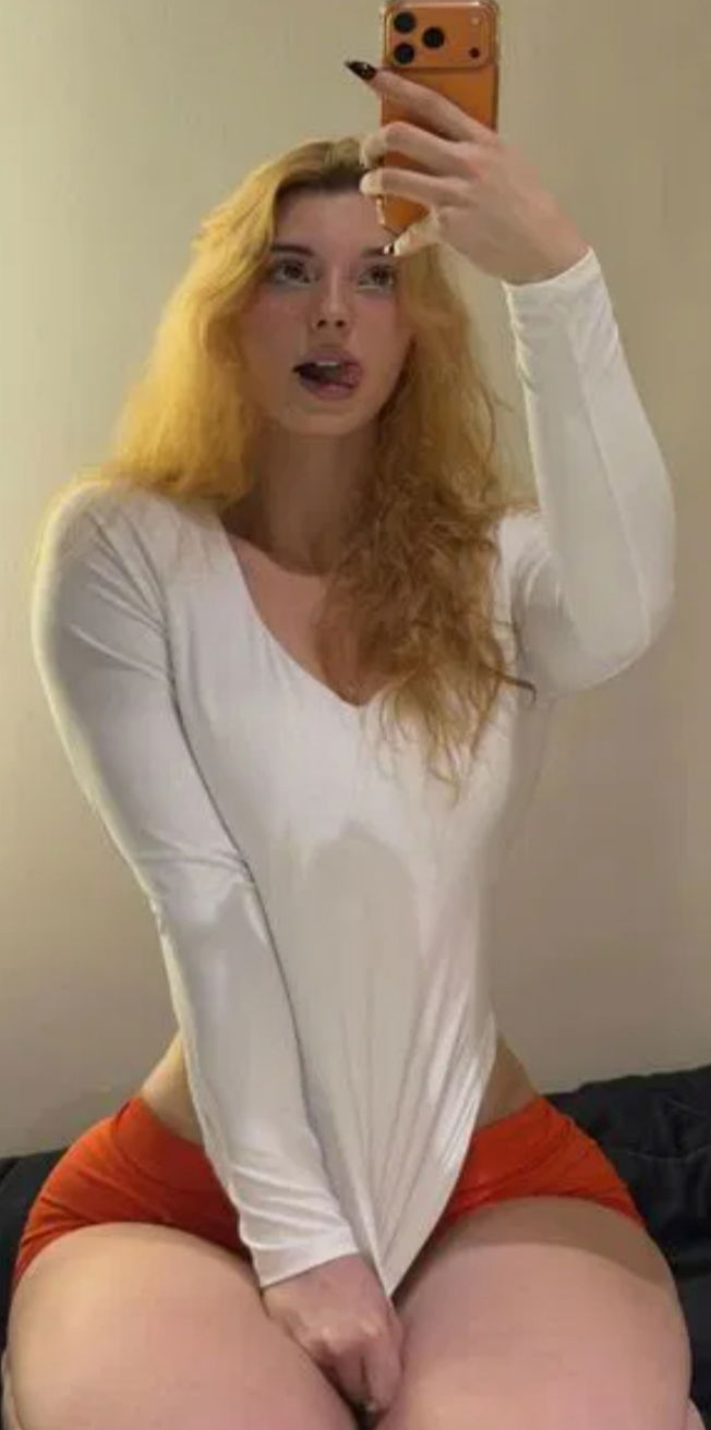 nbjklkqe's Cover Photo