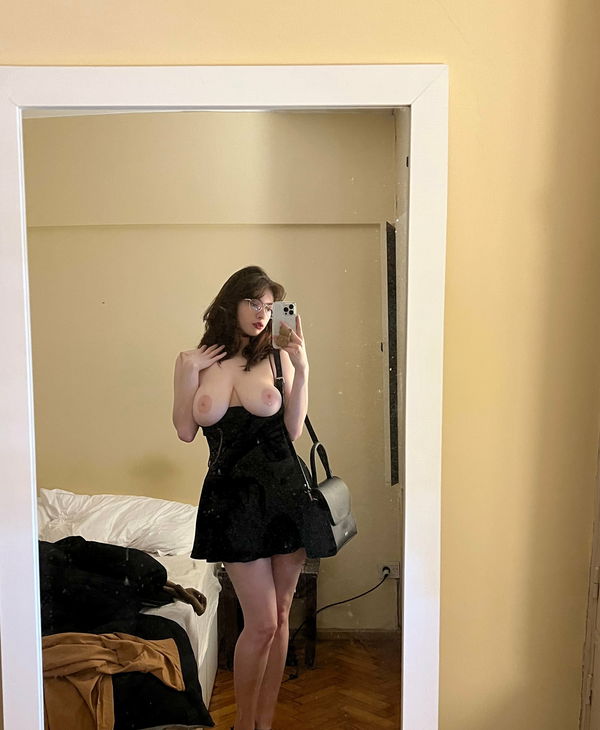 e8yp9ihuh3, 21 years old from United States