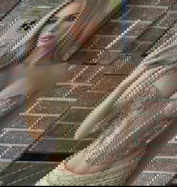 kaxix56830, 23 years old from United Kingdom