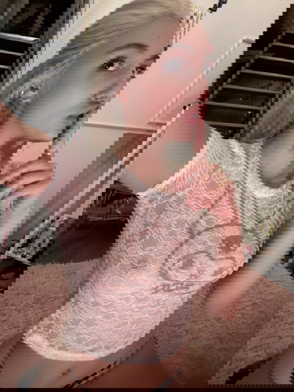 Miraaaaa157, 21 years old from United States