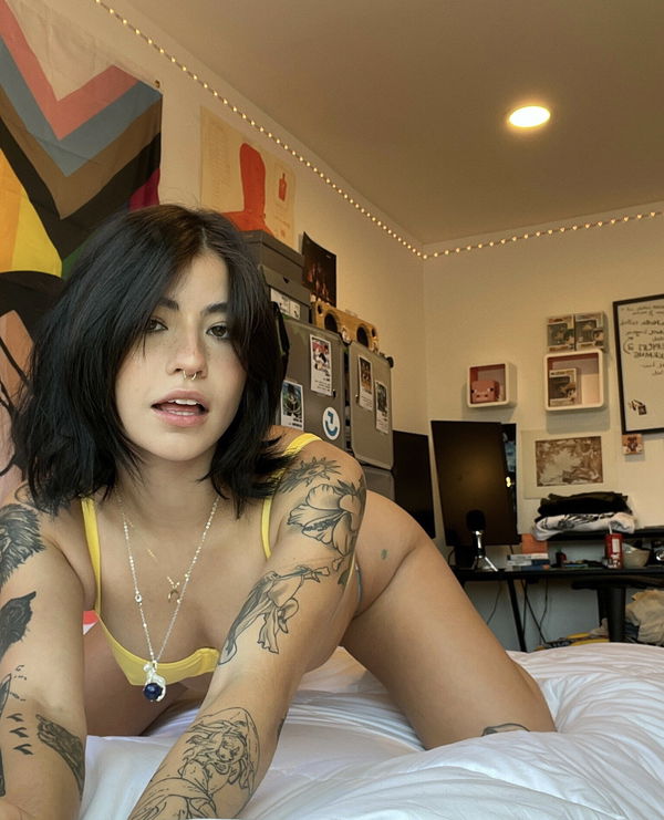 migeyo7459, 20 years old from United Kingdom