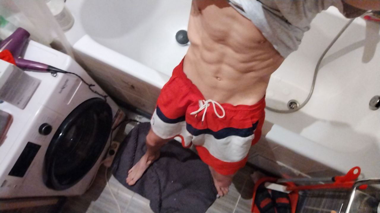 1l0v3b1tch3s, 26 years old from Estonia