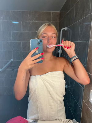 christine64's Profile Photo