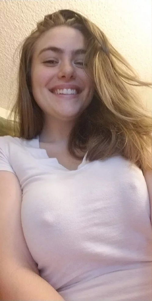lamiya210, 20 years old from Germany