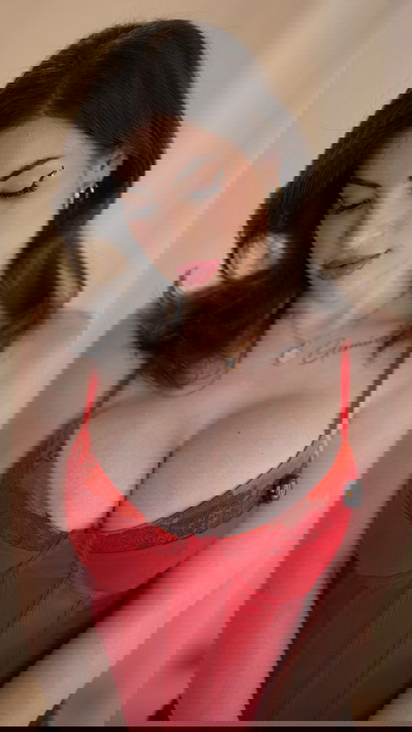 Shana012, 21 years old from Germany