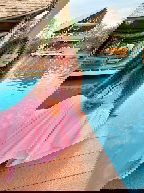 ysjdnsnshsjbsbs83737, 20 years old from United Kingdom