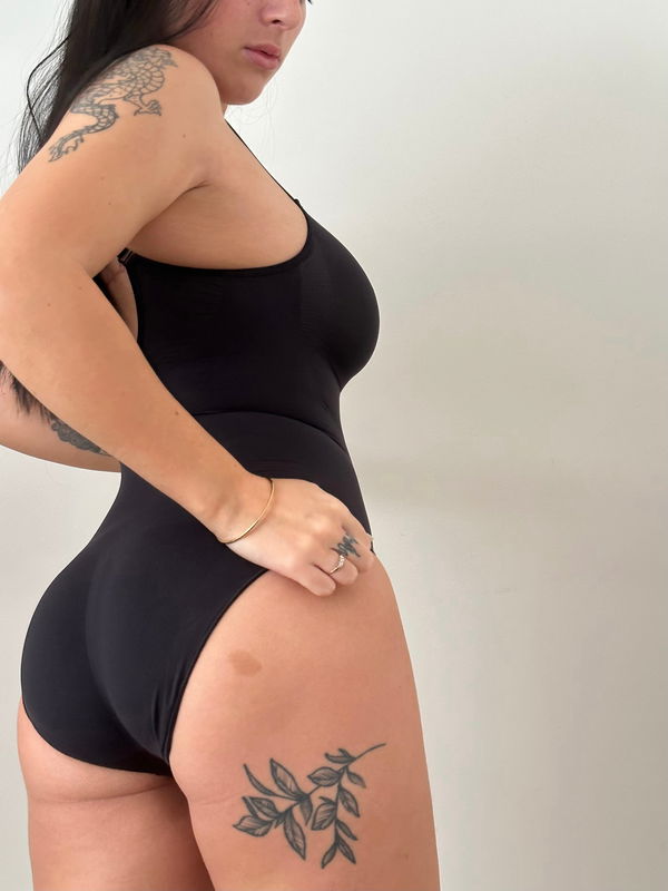 Eliza564, 23 years old from France