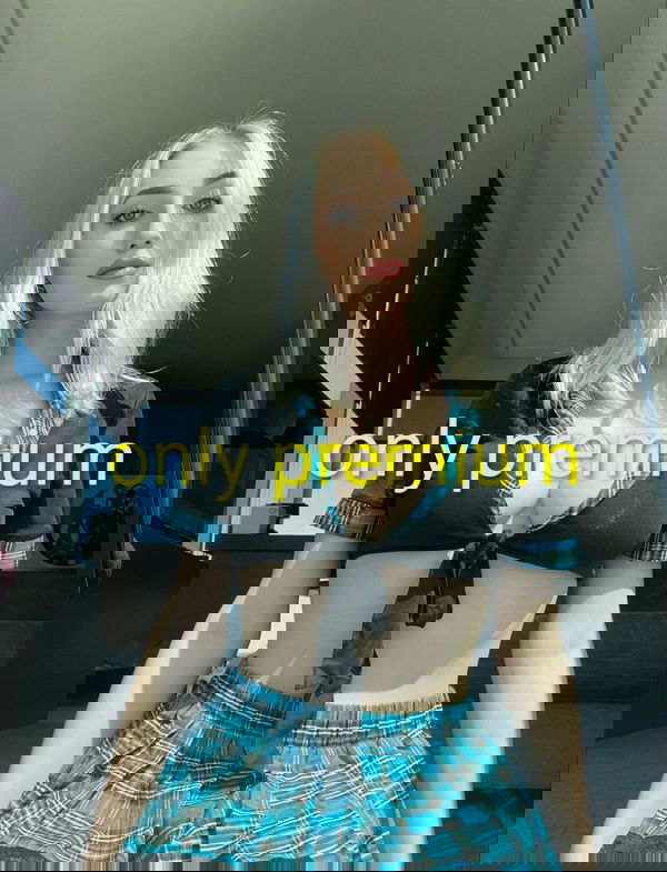 neania, 23 years old from United Kingdom