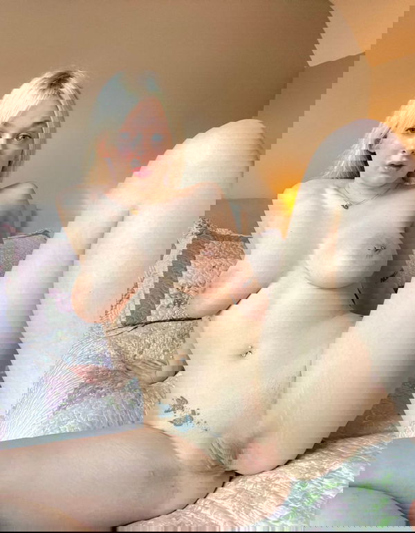 veryHrny, 23 years old from United States