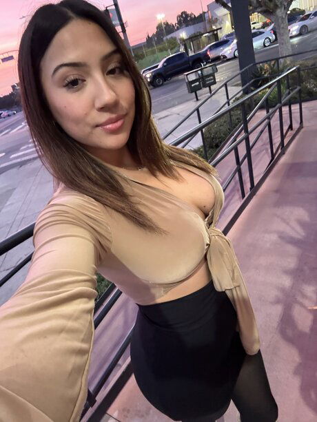 hifosi2477, 25 years old from Canada