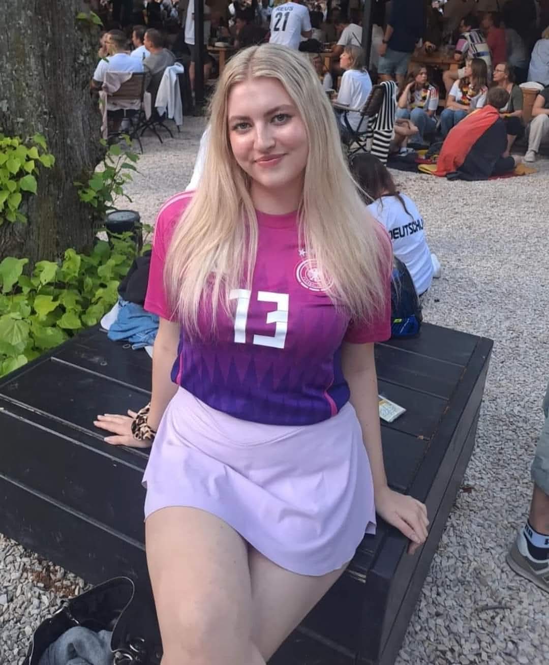 mateli, 26 years old from Germany