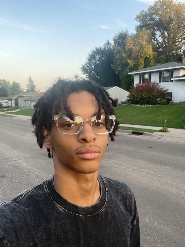 m53308595, 18 years old from United States