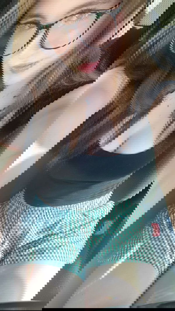 yexix27064, 25 years old from United Kingdom