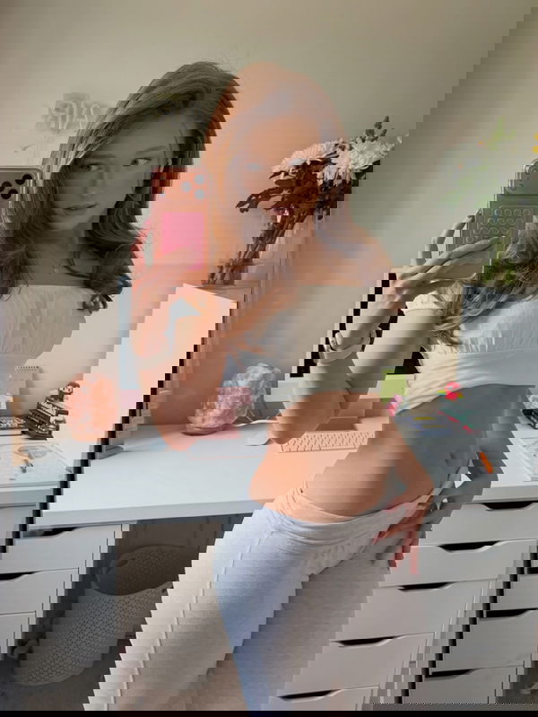 rihame2623, 23 years old from United Kingdom