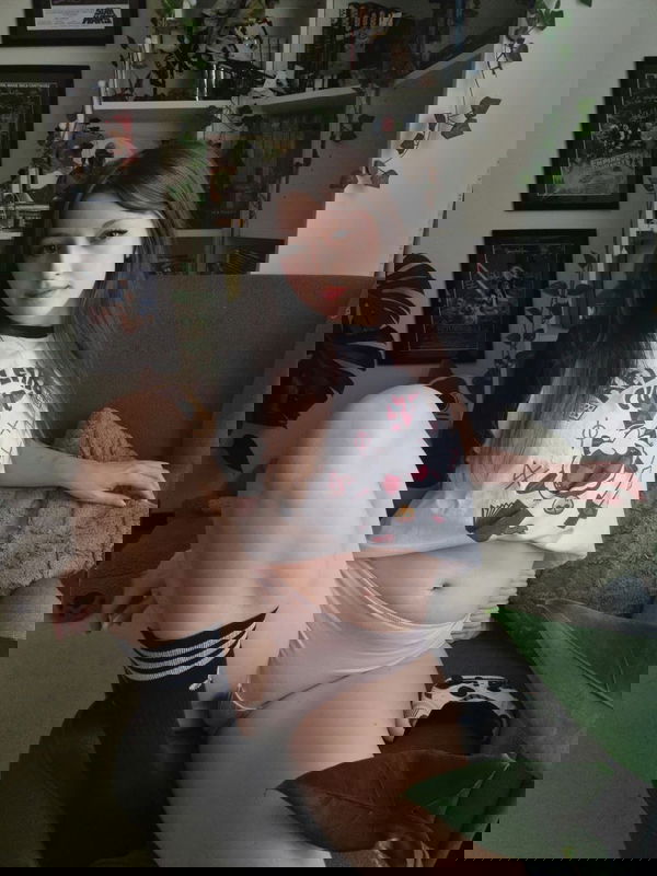 beemumsow, 21 years old from Denmark